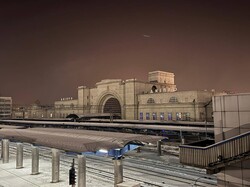 Залізничні вокзали в Одесі та інших містах зменшили підсвітку і працюють як пункти незламності