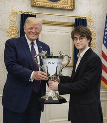 Нобелівська премія миру: тепер у кольорі «Gold Edition»