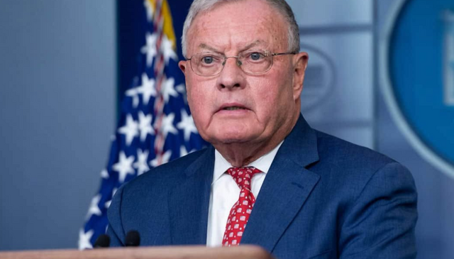 "Нам бы день простоять да ночь продержаться..."