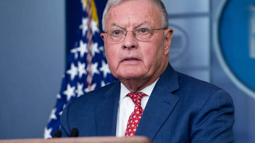 "Нам бы день простоять да ночь продержаться..."