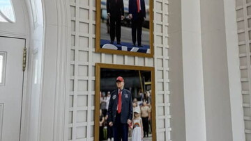 Фотография девять на двенадцать с наивной подписью "На память..."