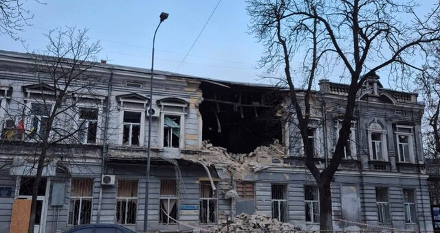 В Одесі пошкоджено ліцей і житлові будинки
