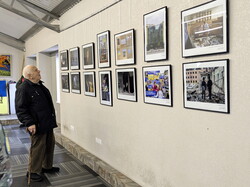 В Одесі відкрилася фотовиставка, що показує емоційний погляд на війну