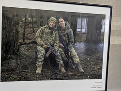 В Одесі відкрилася фотовиставка, що показує емоційний погляд на війну
