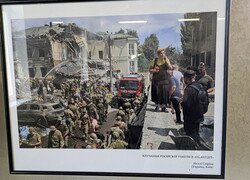 В Одесі відкрилася фотовиставка, що показує емоційний погляд на війну