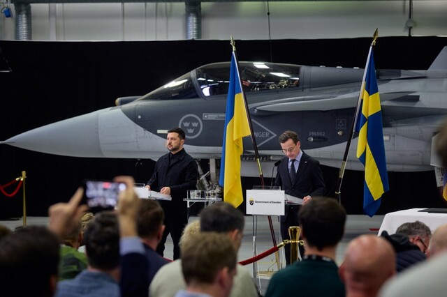 Україна готується почати сплачувати замовлені у Франції і Швеції винищувачі