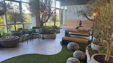 Лавки в бізнес-центрах: як зробити зони очікування та відпочинку комфортними для клієнтів і співробітників