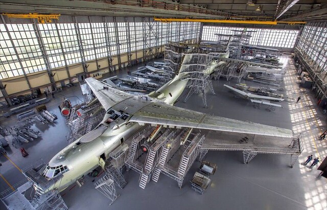 На росії уражено два авіазаводи