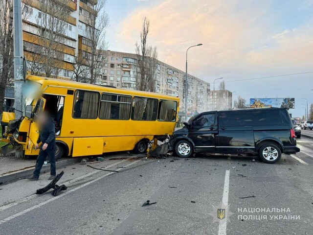 В Одесі пасажирський автобус потрапив в аварію