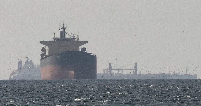 США відновили санкції проти морських перевезень російської нафти