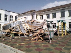 Ураган зривав дахи з будівель у Одеській області