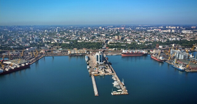 За 2026 рік в портах Одеської області обробили 27 мільйонів тонн вантажів