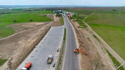 На автодорозі Одеса - Рені будують майданчик для вантажівок