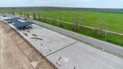 На автодорозі Одеса - Рені будують майданчик для вантажівок