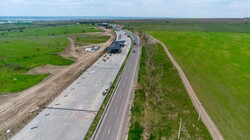 На автодорозі Одеса - Рені будують майданчик для вантажівок