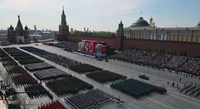 На москві парад перемоги тепер відбувається лише з дозволу президента України