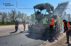 Як ремонтують дороги у Одеській області