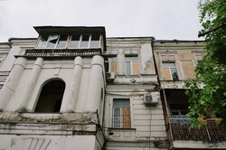 В Одесі ліквідовують наслідки російського обстрілу