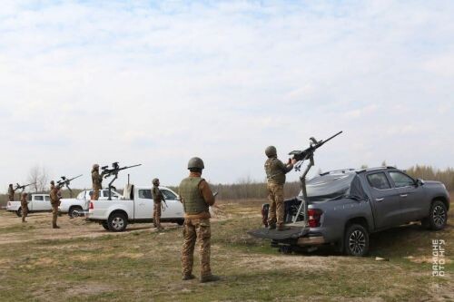 Для ЗСУ закуповують 5000 пікапів