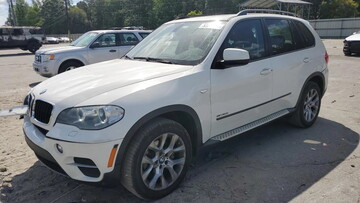 Як купити автомобіль із США та чому BMW X5 залишається популярним вибором в Україні