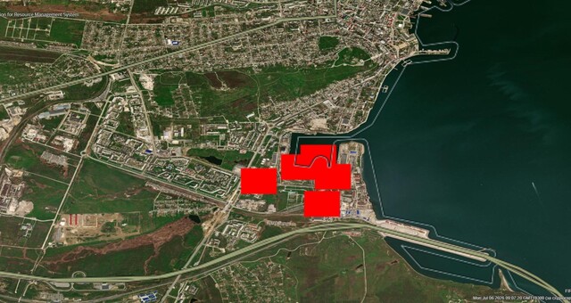 В окупованому Криму уражено портові термінали в Керчі