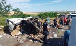 На автотрасі Одеса - Київ сталася аварія з пасажирським мікроавтобусом