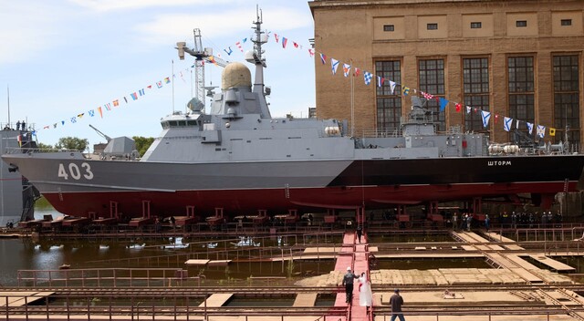 На росії спустили на воду новий ракетний корвет: його будували 6 років