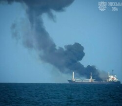 Поблизу Одеси росіяни уразили торгівельне судно: загинули 10 моряків