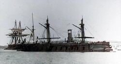 Чому в кінці XIX століття всі військові кораблі мали таранний ніс? Відповідь: тому що австрійський адмірал переміг італійського, а всі інші запозичили таранну тактику