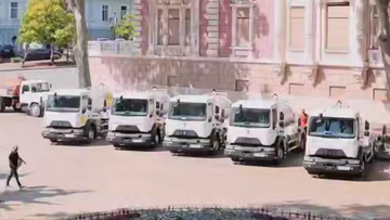 Одеса отримала 8 спецмашин для очистки каналізації
