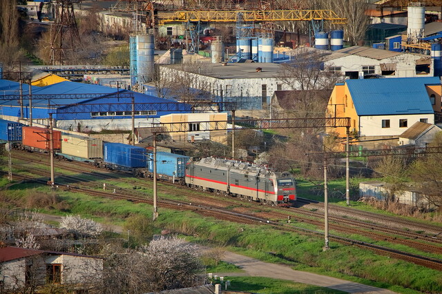 За півроку залізниця на понад третину збільшила контейнерні перевезення