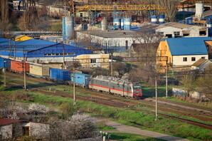 За півроку залізниця на понад третину збільшила контейнерні перевезення