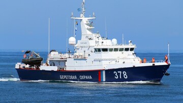 У росіяни уражено два сторожових кораблі в окупованій Керчі