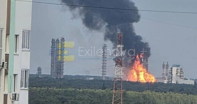 На росії у Тобольську уражено найбільший нафтохімічний завод