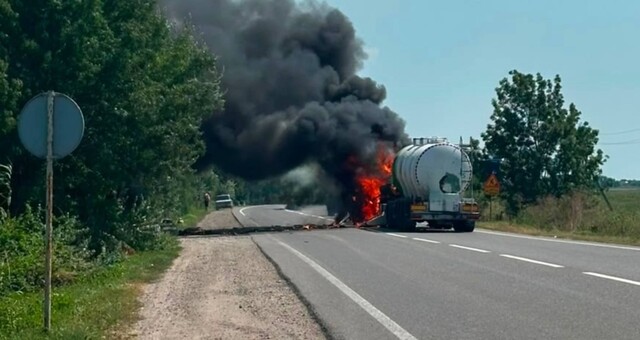 У Одеській області росіяни атакували вантажівку на трасі Одеса - Рені