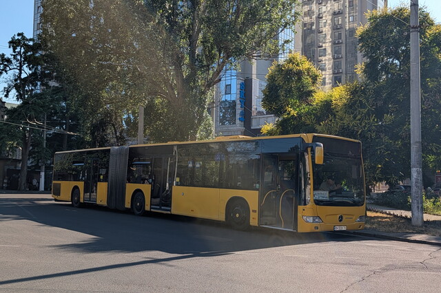 Сьогодні в Одесі запускають соціальні автобуси замість не працюючого електротранспорту