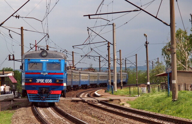 Відновлюють рух приміських електричок з Одеси до Колосівки