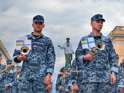 В Одесі відзначили День державного Прапору: Дюк у вишиванці та 35-метровий український стяг