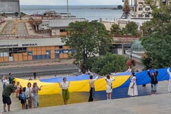 В Одесі відзначили День державного Прапору: Дюк у вишиванці та 35-метровий український стяг