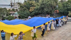 В Одесі відзначили День державного Прапору: Дюк у вишиванці та 35-метровий український стяг