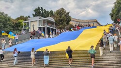 В Одесі відзначили День державного Прапору: Дюк у вишиванці та 35-метровий український стяг
