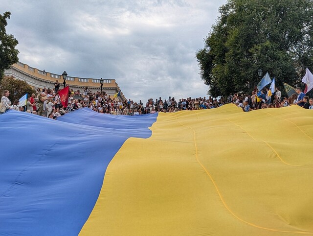 В Одесі відзначили День державного Прапору: Дюк у вишиванці та 35-метровий український стяг