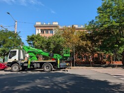 Від російського обстрілу в центрі Одеси пошкоджено школи і офісні центри