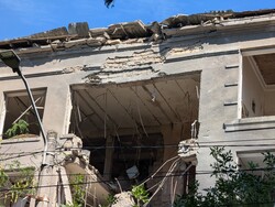 Від російського обстрілу в центрі Одеси пошкоджено школи і офісні центри