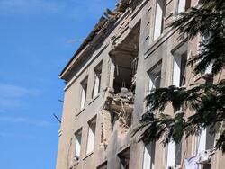 Від російського обстрілу в центрі Одеси пошкоджено школи і офісні центри