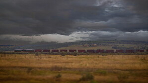 Від російської агресії пошкоджено і знищено 500 локомотивів