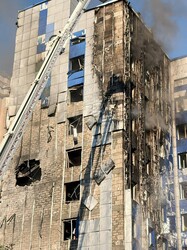 В Одесі російським ударом уражено багатоповерхівку (оновлюється)