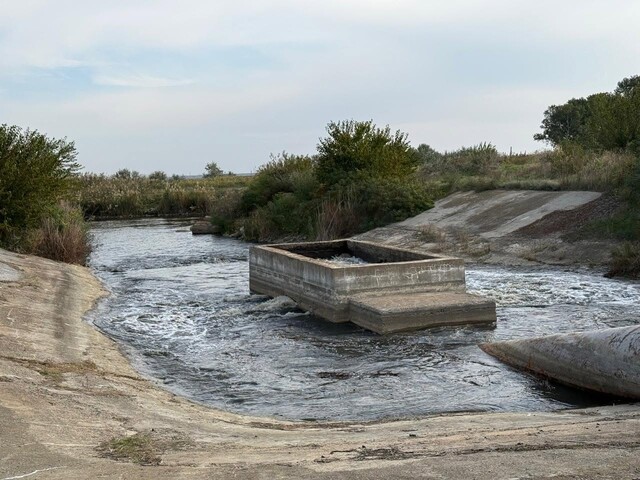 В Одеській області почали закачувати воду в озеро Китай