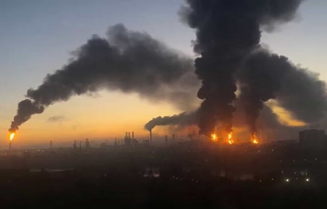 Україна знову буде атакувати російські нафтозаводи