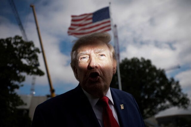 Дональд Трамп зупинив дію «закону Грема» про нові санкції проти покупців російської нафти